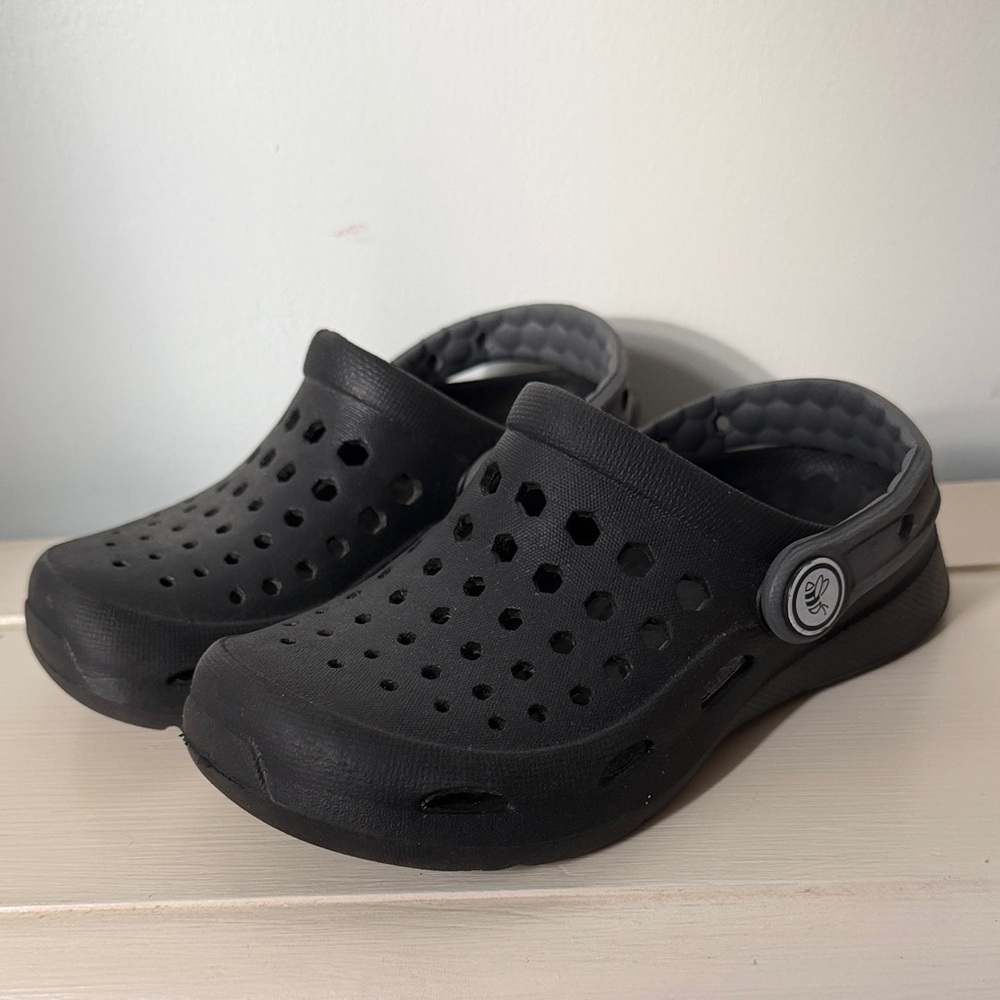 Kids Black Water Shoes